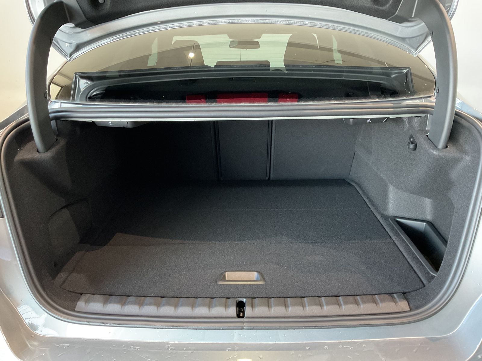 Fahrzeugabbildung BMW 220 Head-Up, Harman/Kardon, Lenkradheizung DAB