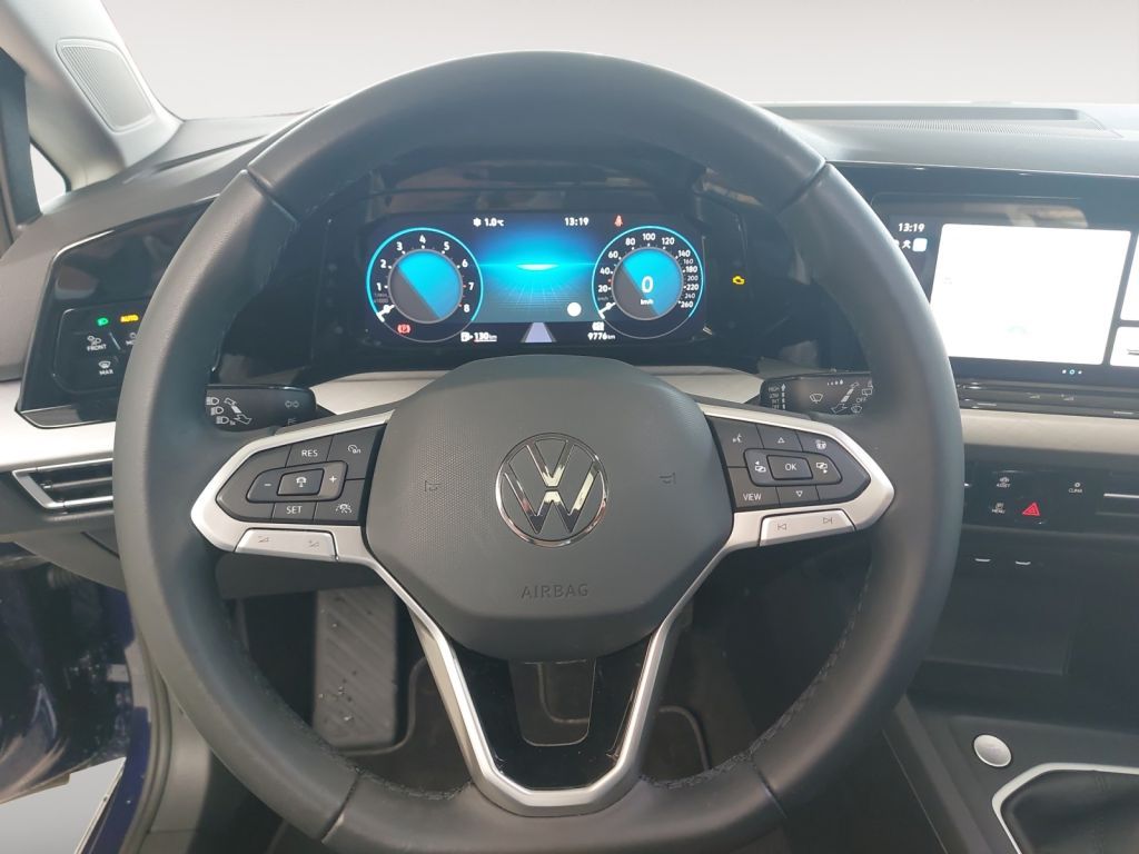 Fahrzeugabbildung Volkswagen Golf 1.5 TSI Life Panorama ACC IQ Light LED
