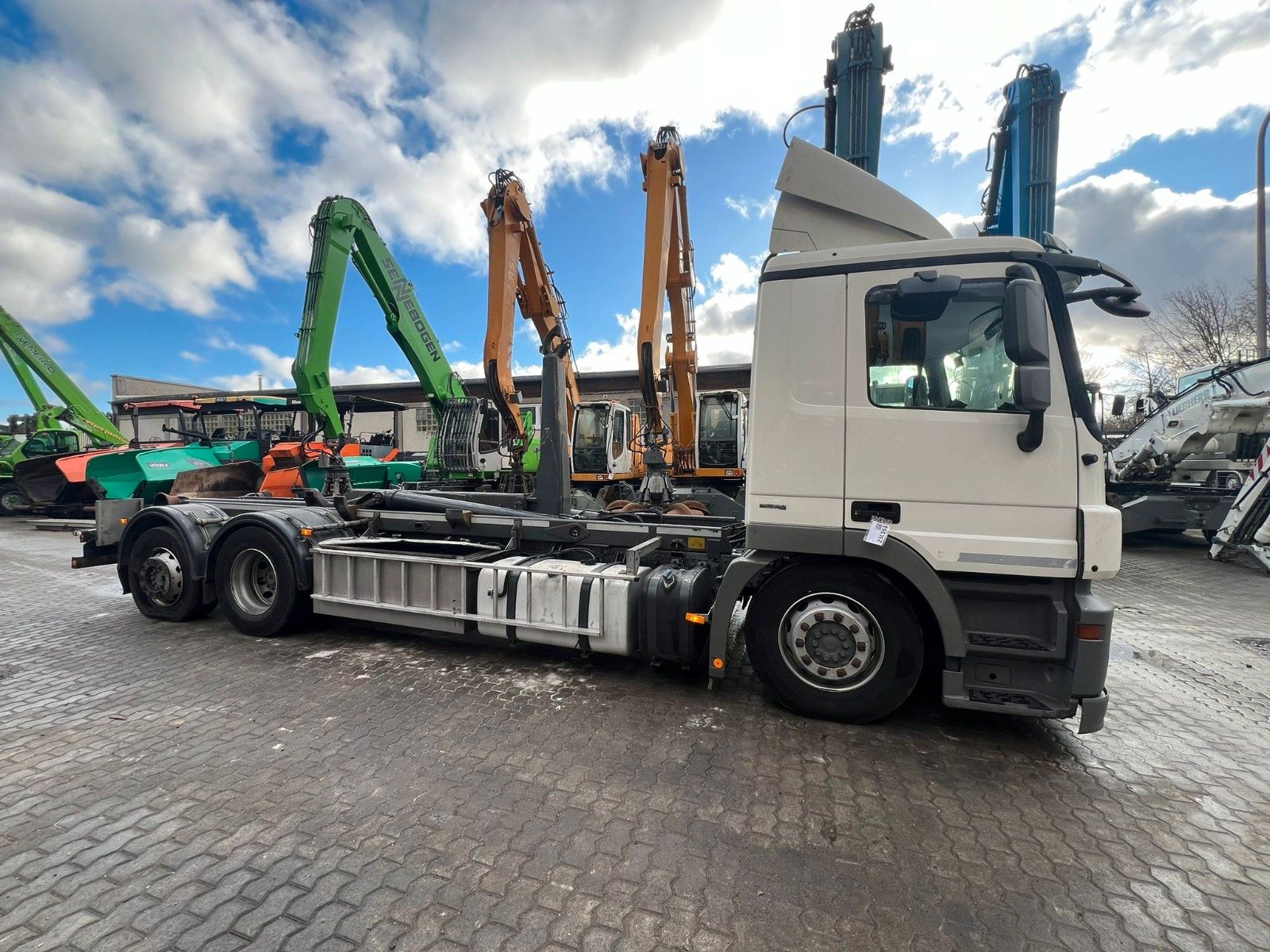 Fahrzeugabbildung Mercedes-Benz Actros 2541/AC/Meiller/Liftachse+Lenkachse/6x2