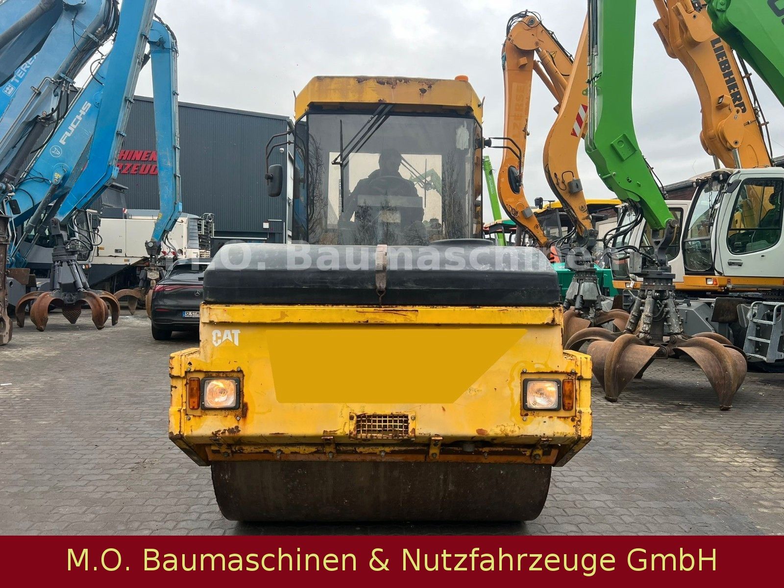 Fahrzeugabbildung CAT CB-535 B / Kombiwalze /