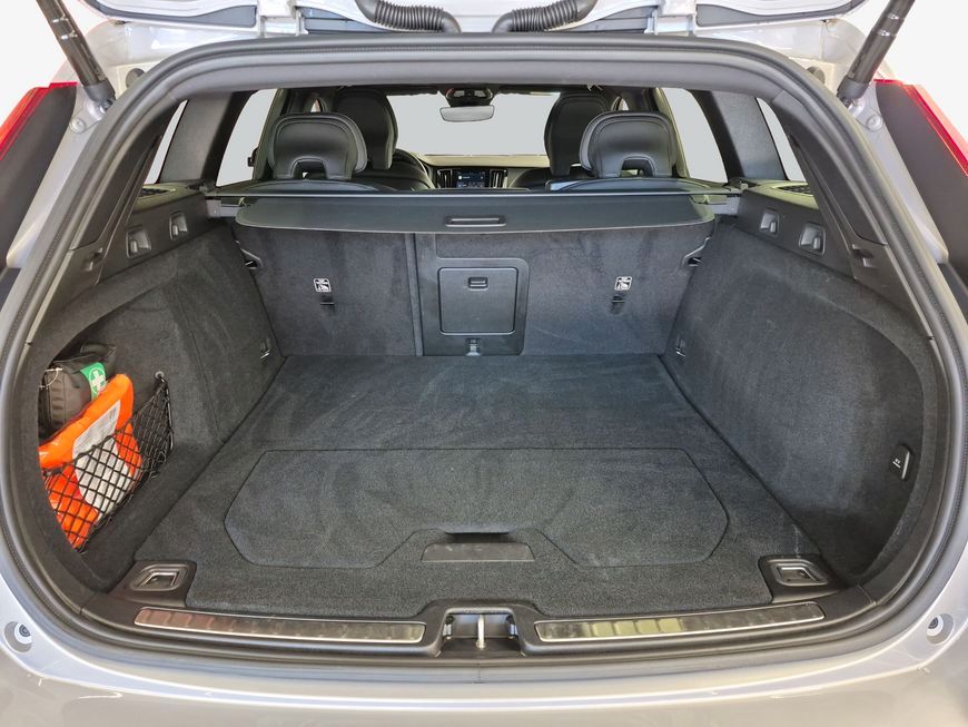 Volvo Head-Up-DisplayVolvo V60 B4 B DKG Plus Dark Pano foto 8