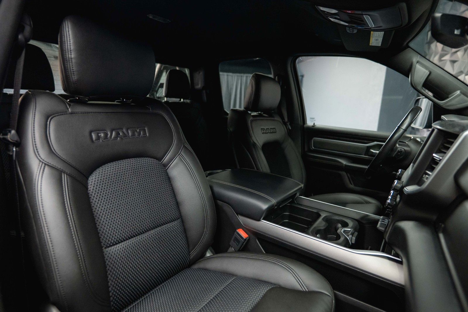 Fahrzeugabbildung Dodge RAM 5.7 V8 HEMI 4x4 BLUE EDITION Offroad LONGBED