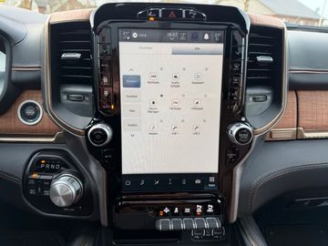 Bild 42 Dodge RAM 5,7l HEMI Longhorn AHK Luftfahrwerk 4x4