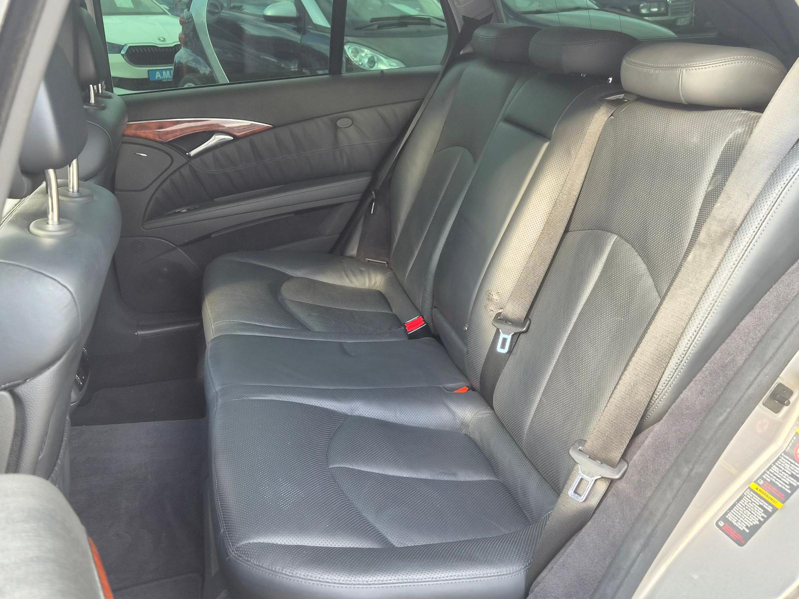 Mercedes-Benz E350 2005 — photo 23