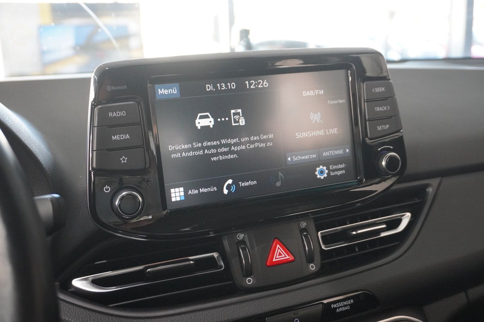Fahrzeugabbildung Hyundai i30 1.5 T-GDI PURE NAVI/LED/KAMERA/SPORT/SH/AHK