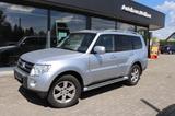 Mitsubishi Pajero 3,2 DI-D Intense Autom*scheckheftgepflegt - Mitsubishi Pajero Intense mit Diesel-Antrieb