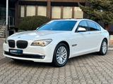 BMW 740d xDrive | Schiebedach - weiße BMW 740