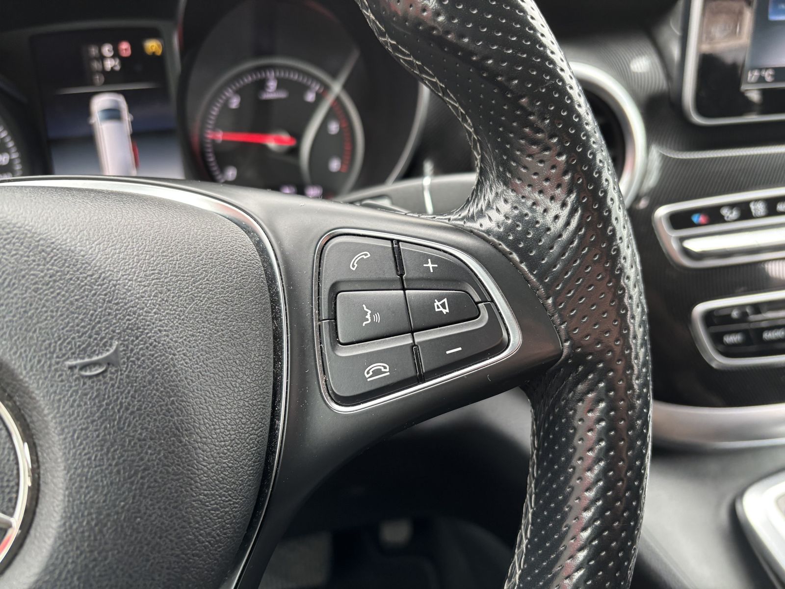 Fahrzeugabbildung Mercedes-Benz V 250 d EDITION lang-NAV-LED-KAMERA-EL.HECK-