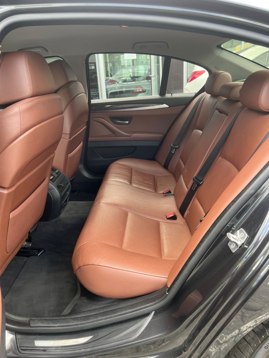 Fahrzeugabbildung BMW 530 d Lim. xDrive *HEAD-UP*LEDER-BRAUN*MEMORY*