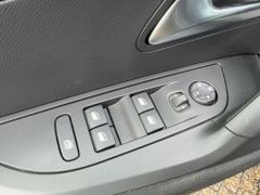 Foto Nummer 19: PEUGEOT 2008