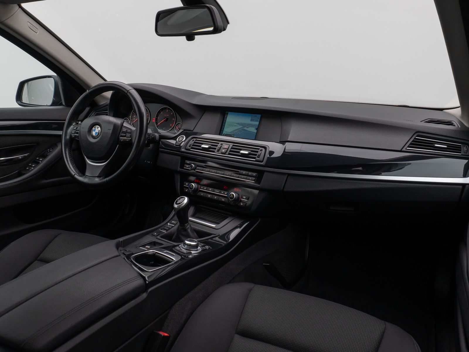 Fahrzeugabbildung BMW 520d Lim. Sitzhzg Navigation PDC Klima Bluetooth