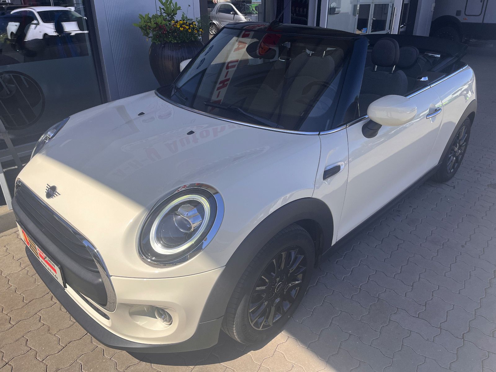 Fahrzeugabbildung MINI One Cabrio