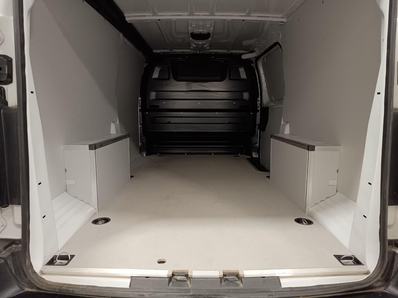 Fahrzeugabbildung Opel Vivaro Kasten 2.0 Diesel 130KW Automatik