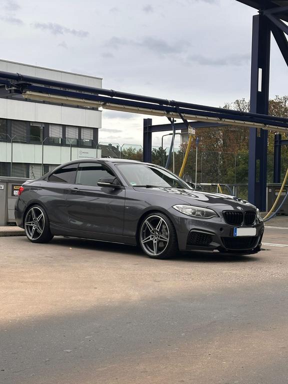 BMW 220