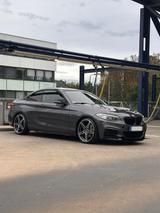 BMW 220i Coupé Sport Line Sport Line - graue BMW 220