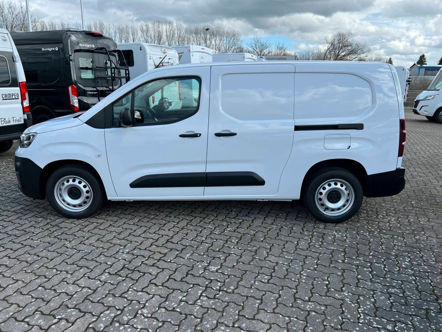 Fahrzeugabbildung Fiat Doblo XL KAWA100 MT6