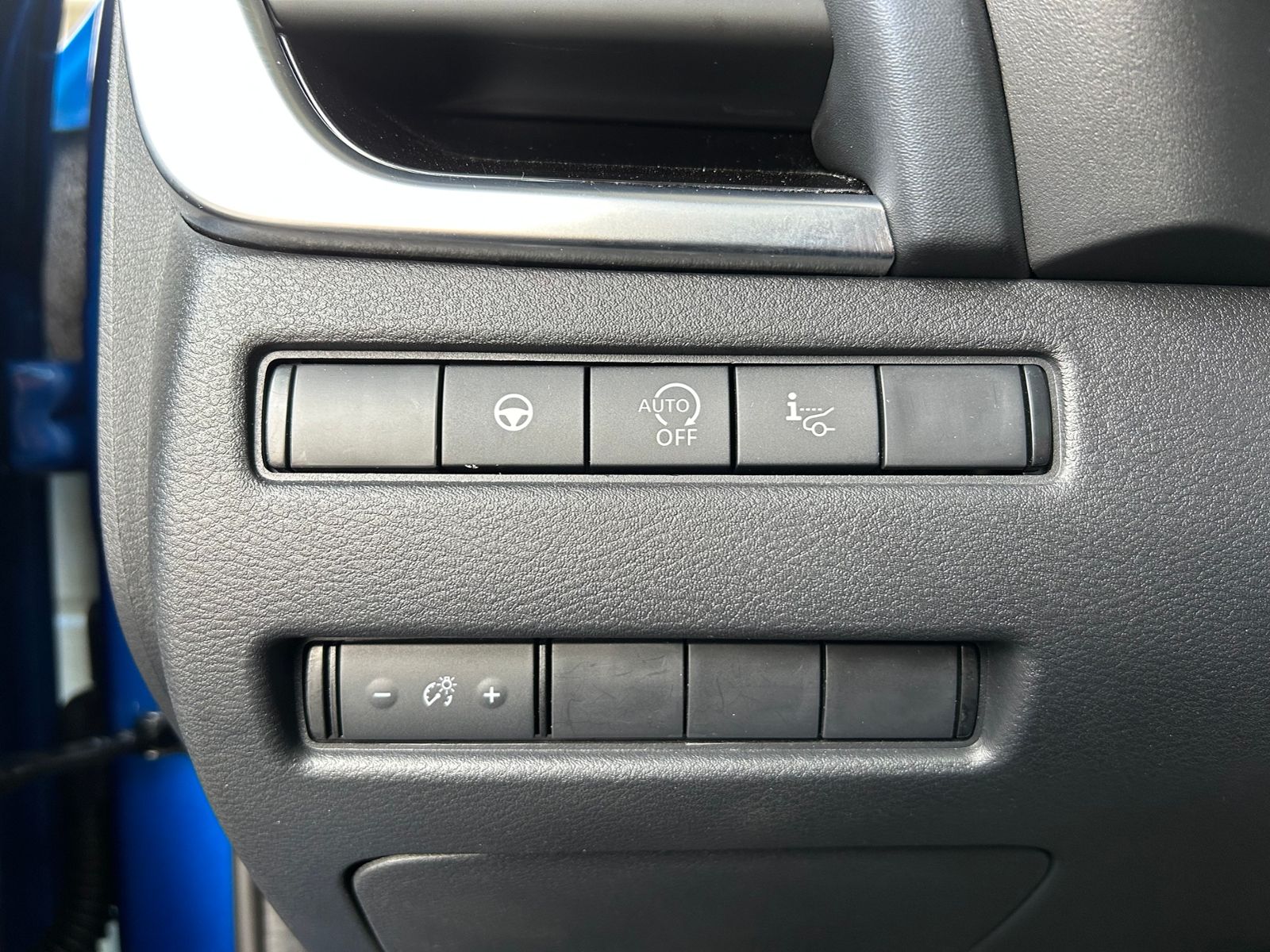 Fahrzeugabbildung Nissan Qashqai Premiere Edition PANO HUD 360° LED NAV