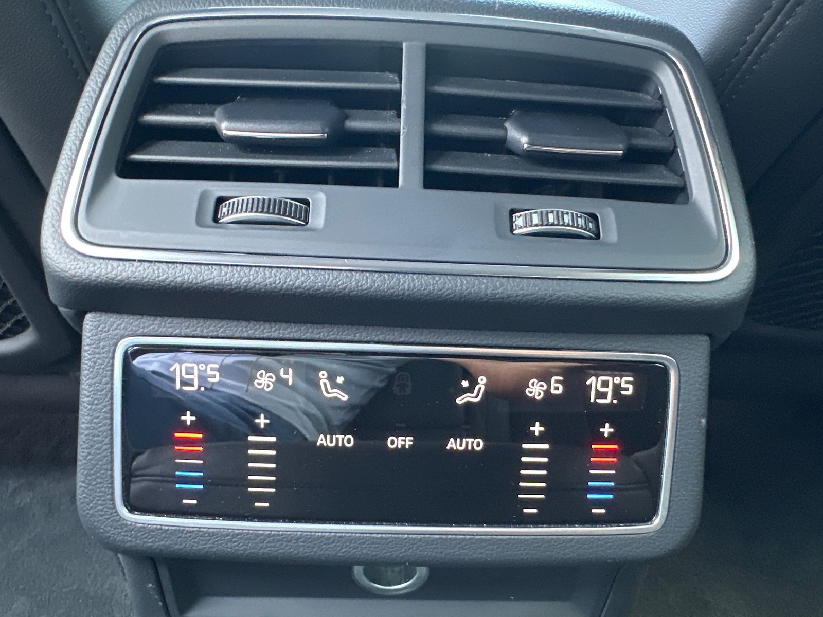 Fahrzeugabbildung Audi A6 Avant 40 TDI Sport NAV+LED+SHZ+KAM+AHK+DAB