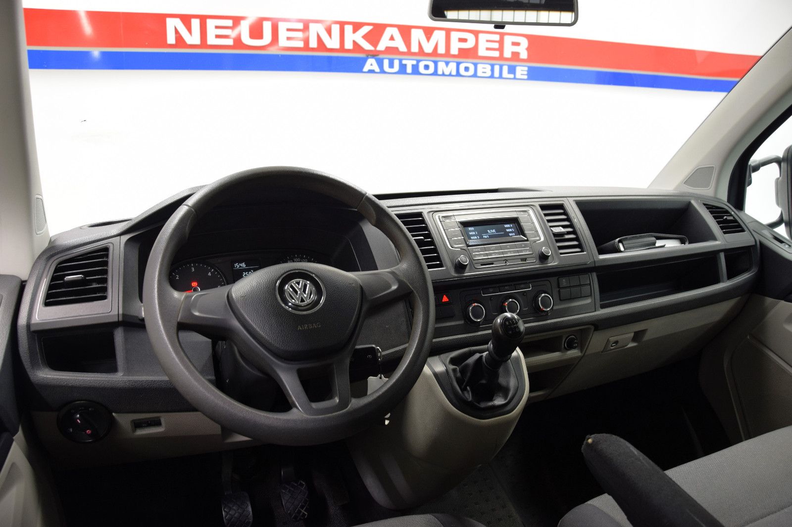 Fahrzeugabbildung Volkswagen T6 Transporter Pritsche Doppelkabine