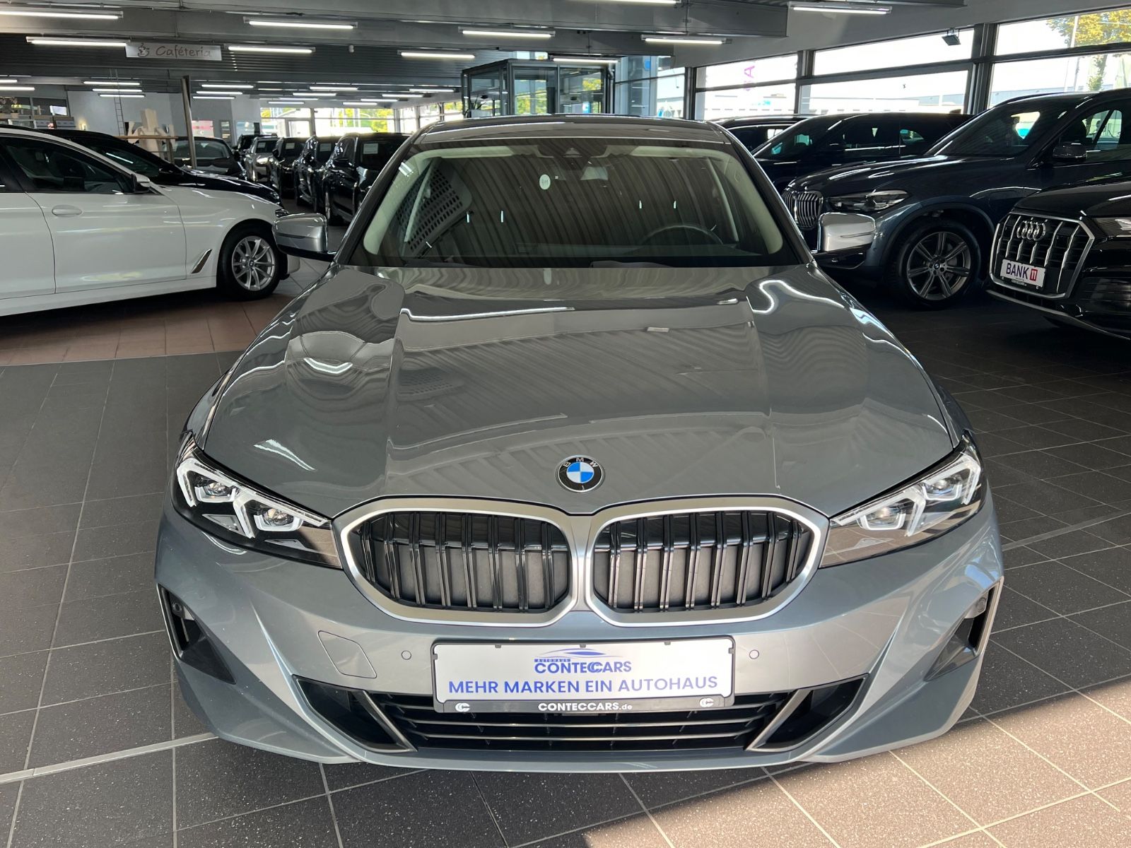 BMW 320d Lim. x Drive AHK+Driving Assist foto 3