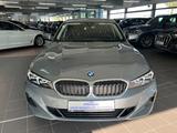 BMW 320 d Lim. x Drive AHK+Driving Assist - BMW 320: 320d X Drive