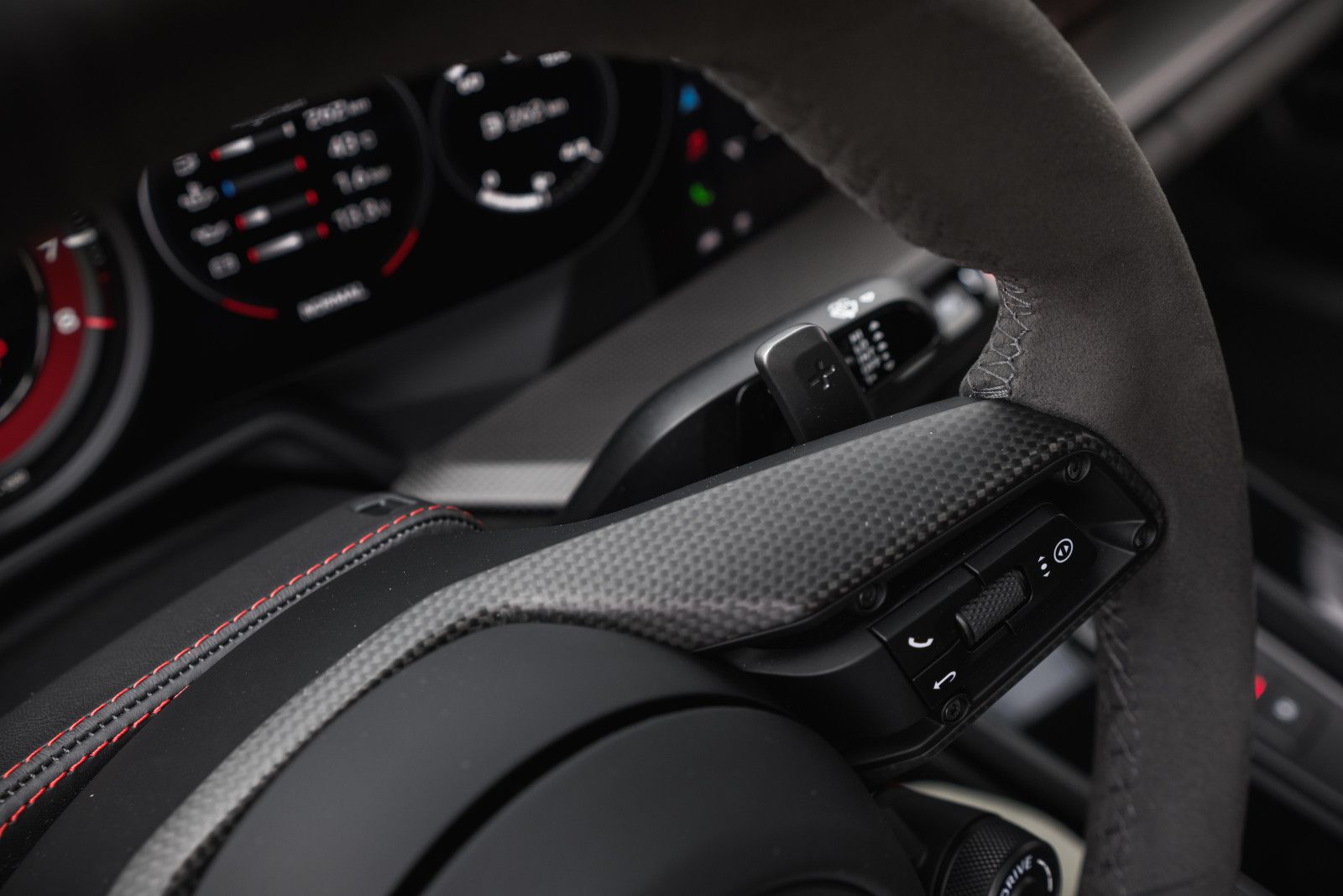 Fahrzeugabbildung Porsche 911/992.1 GTS 4 -18Wege-INNO-360-HALenkung-LED