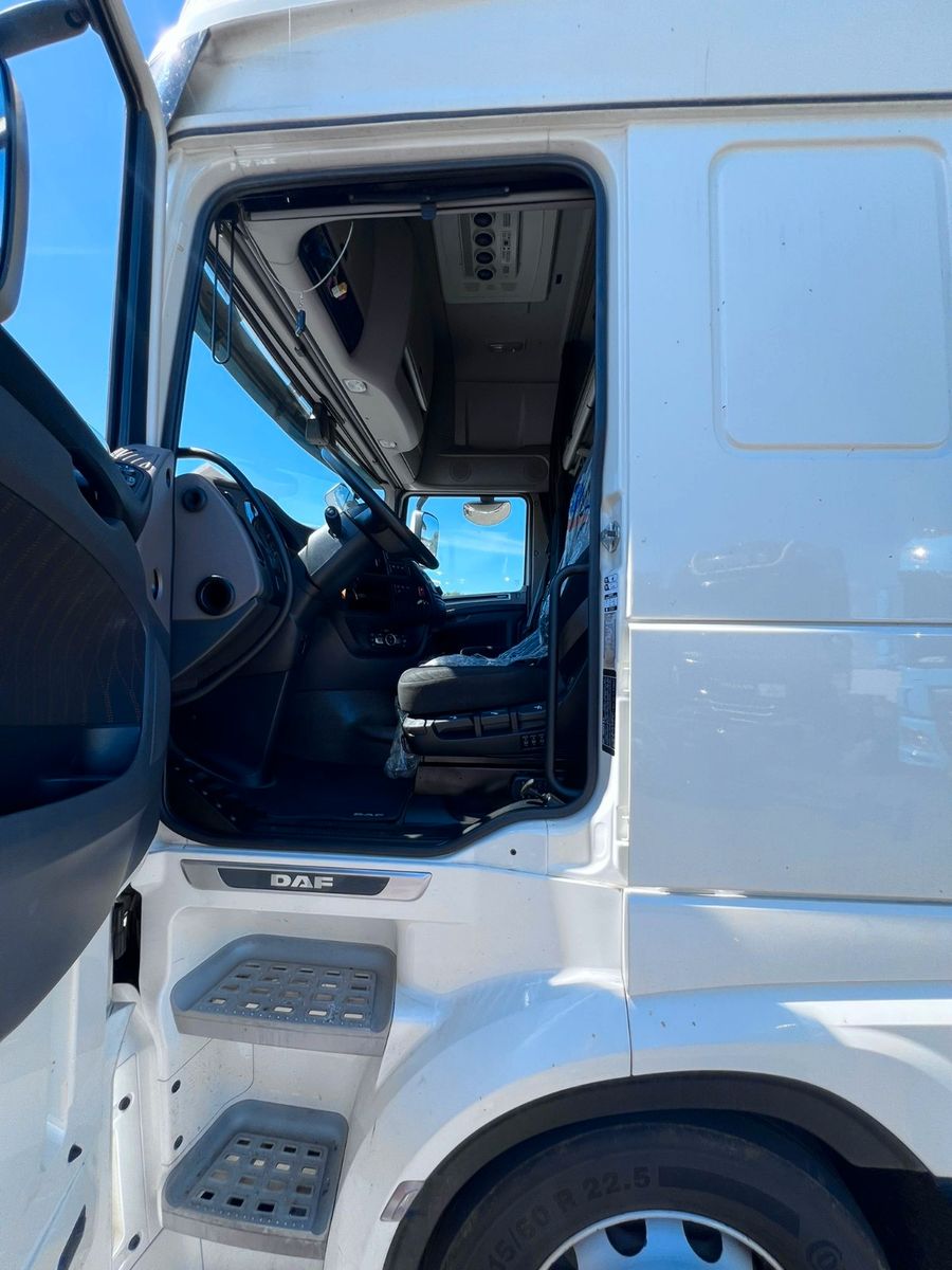 Fahrzeugabbildung DAF Low Deck XF 480 FT, Intarder