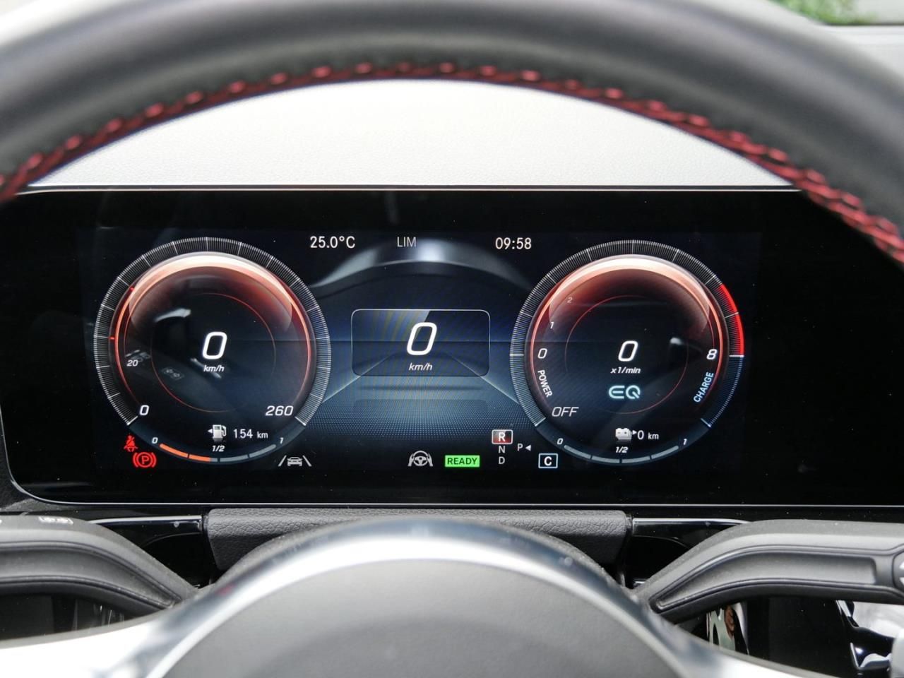 Mercedes-Benz GLA 250 e AMG Night Panorama Distronic 360° HUD foto 19