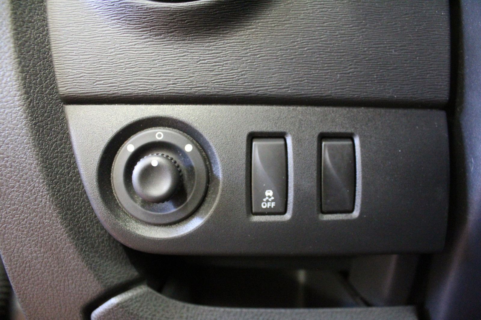 Fahrzeugabbildung Dacia Dokker 1.6 SCe 100 Laureate *Allwetterreifen*