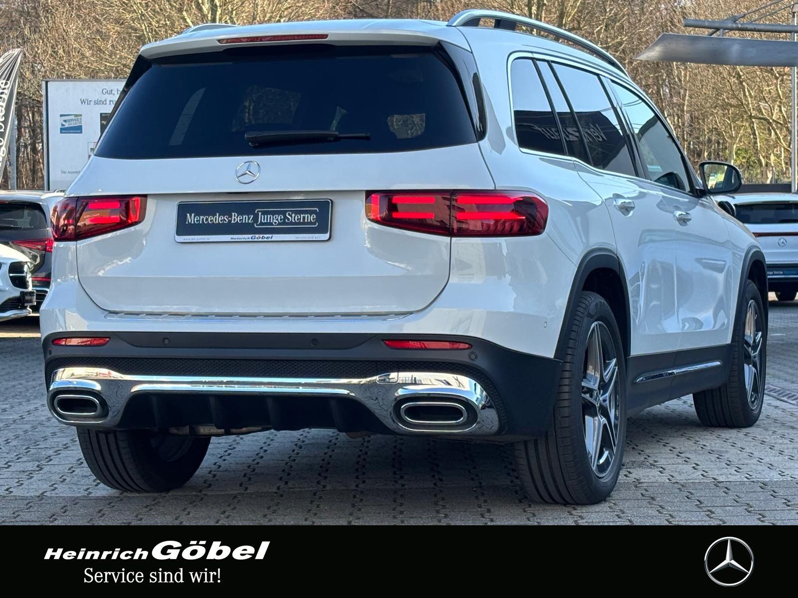 Fahrzeugabbildung Mercedes-Benz GLB 200 d AMG PANO LEDER WP KAM VZA AUG-REA ASA