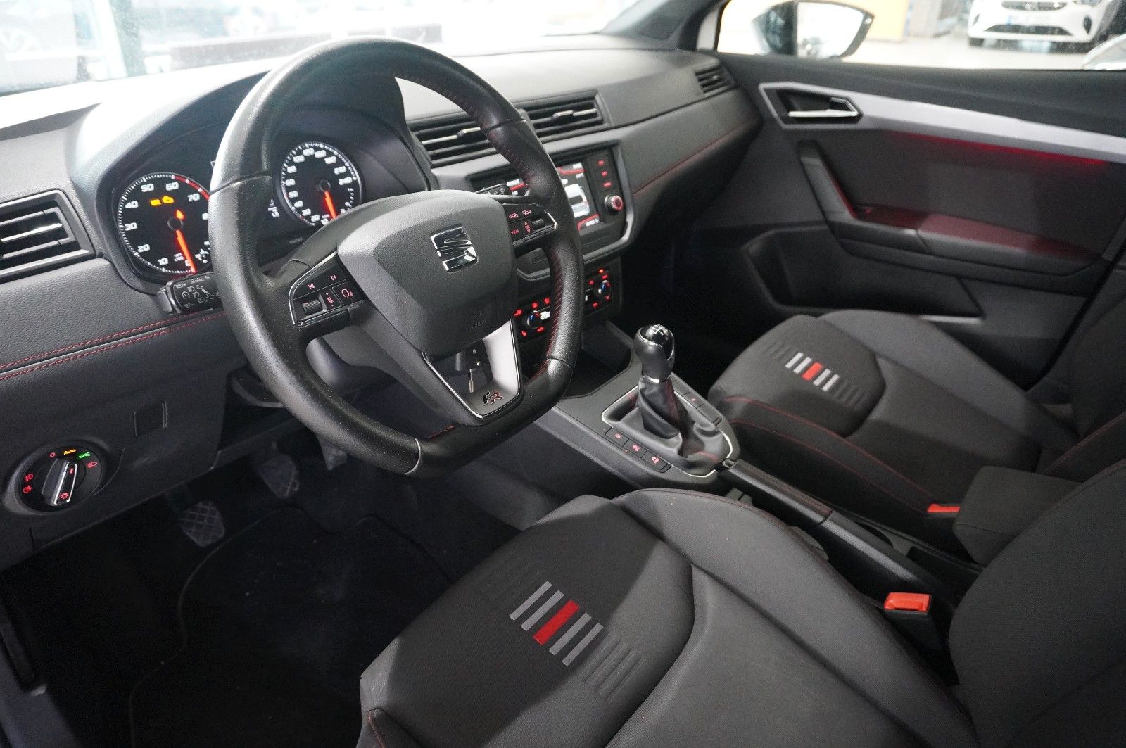 Fahrzeugabbildung SEAT Ibiza 1.0 TSI FR SPORT LED/NAVI/SHZ/PDC/TEMP/17"