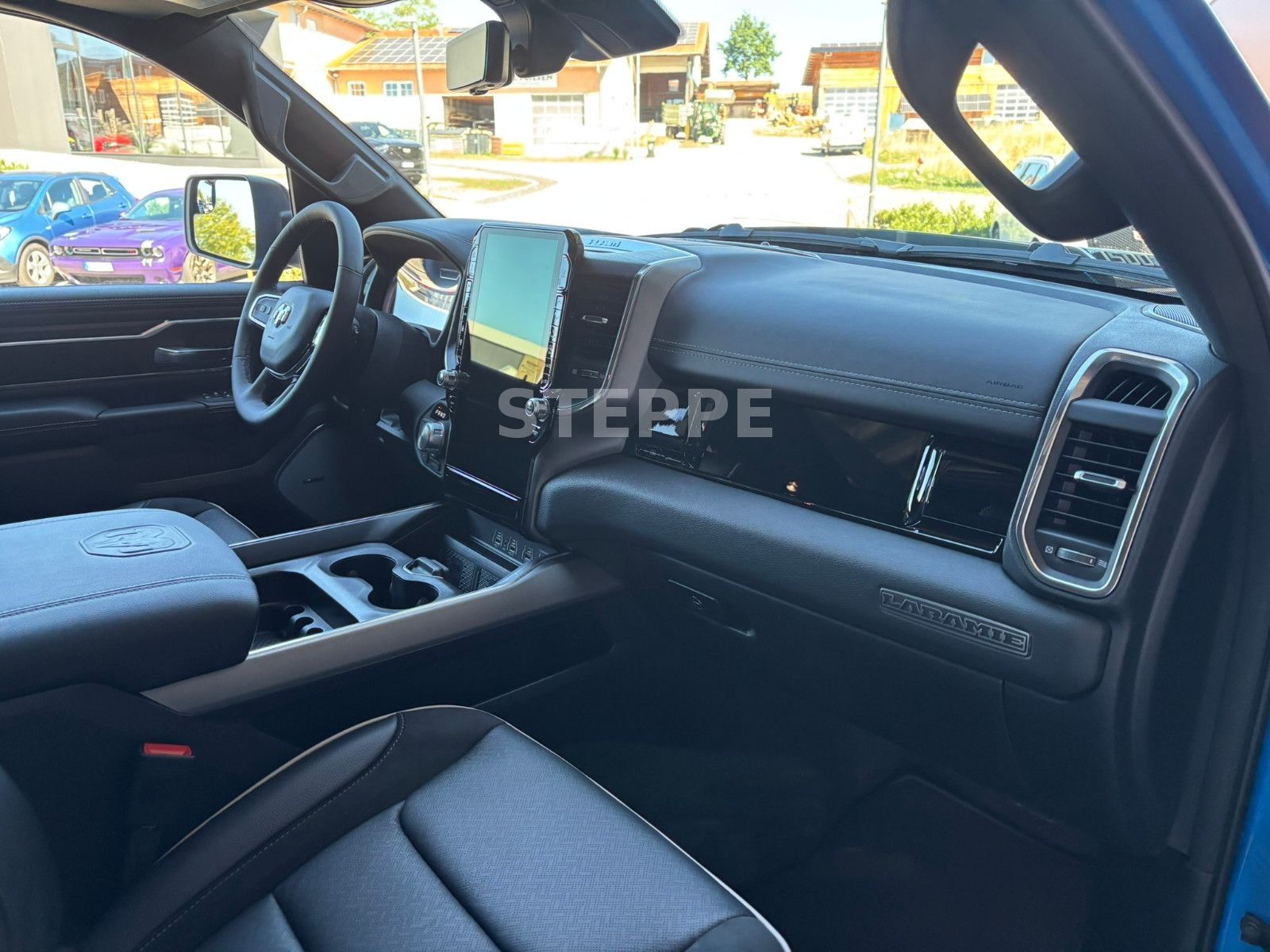 Dodge 2026 RAM 1500 5,7LV8 Night Safety Tech. AHK 22"
