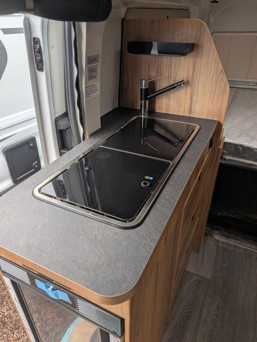 Fahrzeugabbildung Karmann Dexter 4x4 DE 560 AW 170 PS, AHK, RFK Tageszu.