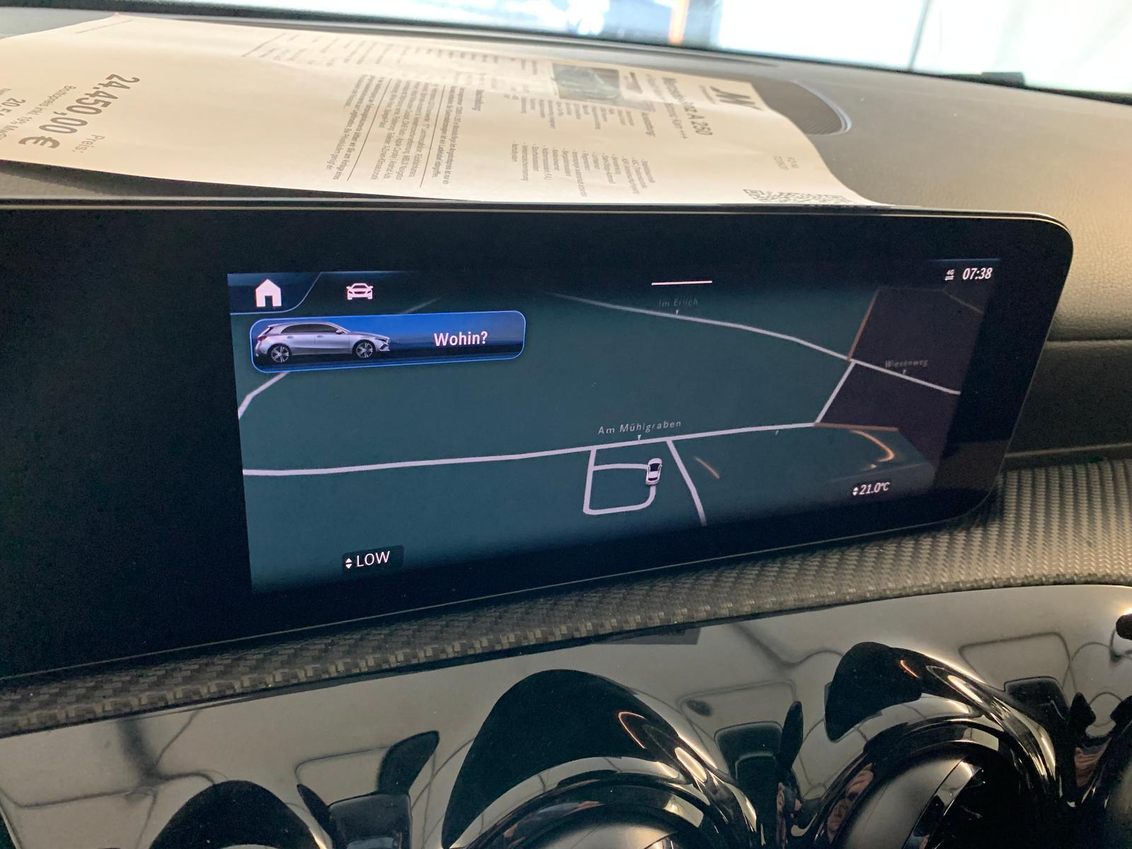 Mercedes-Benz A 250 e Facelift Widescreen Distronic Kam +++