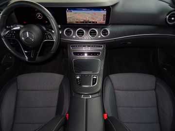 Mercedes E 220 - 11