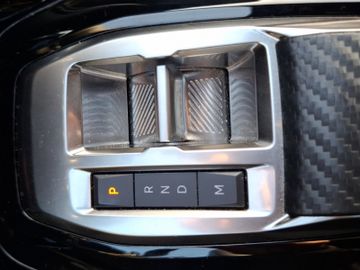 Peugeot 2008 Allure 1.2 PureTech 130 AHK+LED+SHZ+Alcant.