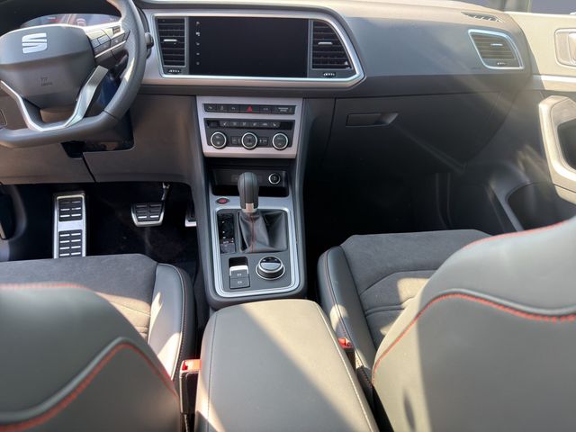 Ateca FR 2.0TDI KAMERA NAVI AHK ACC FACEL. LED