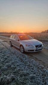 Volvo V70 d5.. Diesel, Scheckheft gepflegt - gebrauchte Volvo V70 aus dem Jahr 2013