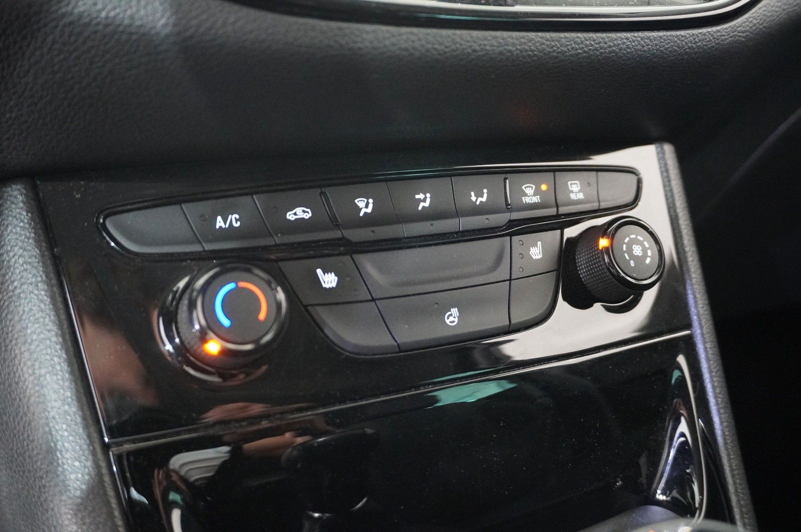Fahrzeugabbildung Opel Astra K ST 1.4T ON NAVI/LED/KAMERA/SHZ/SPORT/PDC