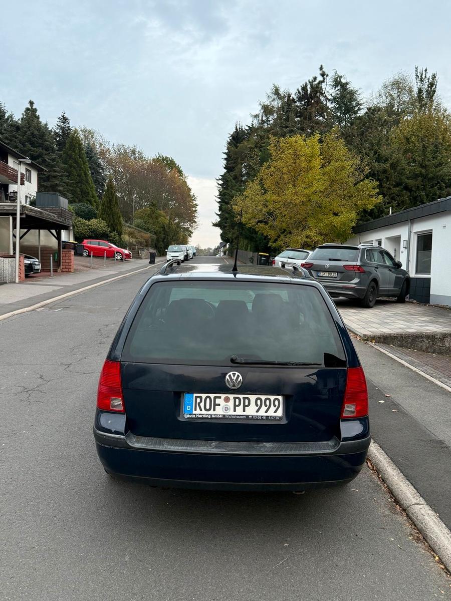 Volkswagen Golf 2006 — rear view