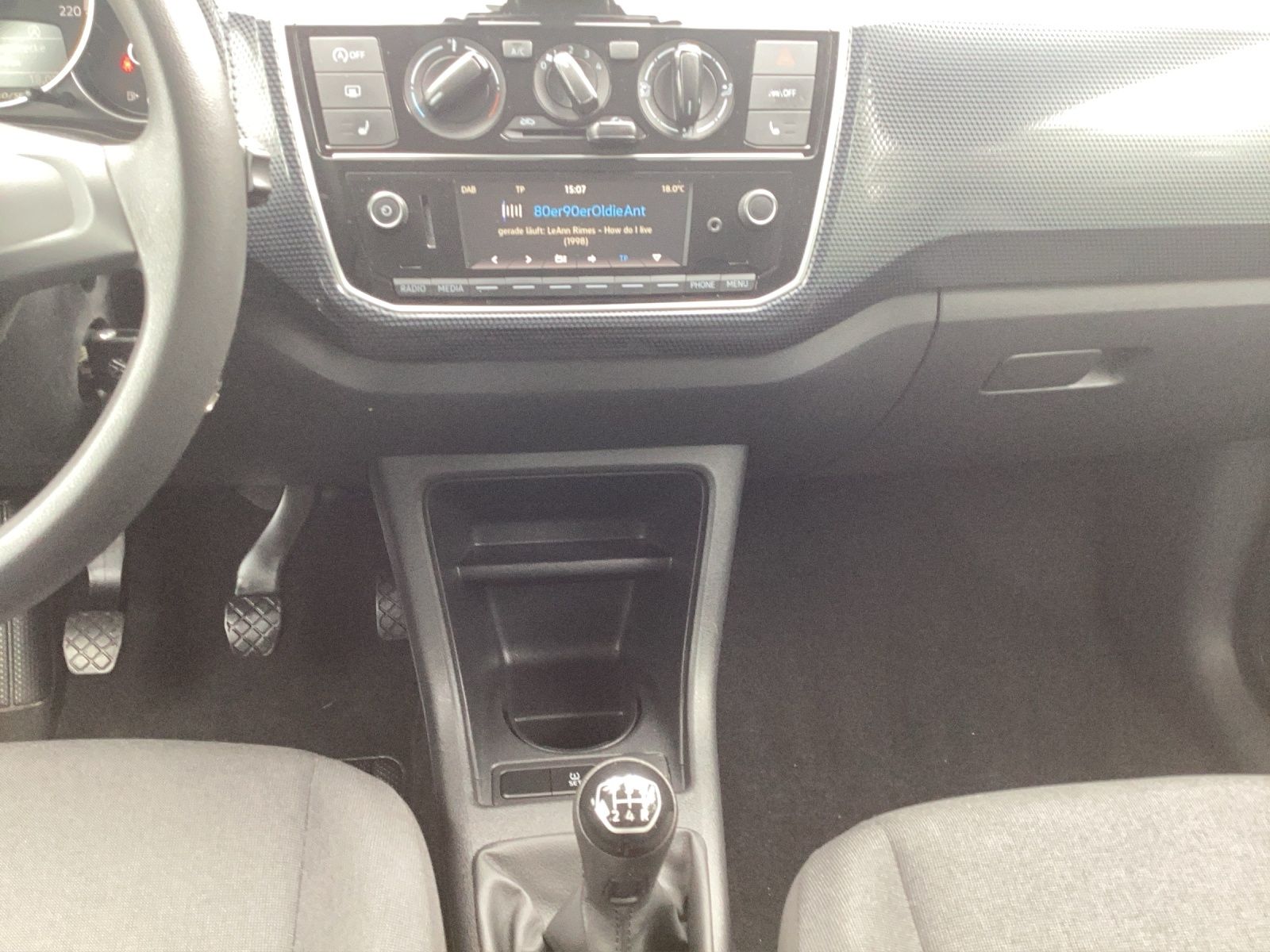 Fahrzeugabbildung Volkswagen up! CLIMATIC SHZ GRA PDC NSW