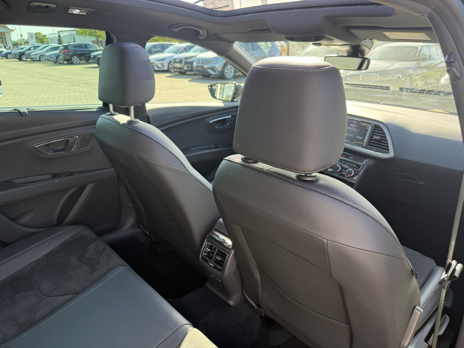 SEAT Leon Xcellencen,Virtual,Pano,R-Kamera,AHK,Beats, миниатюра 25