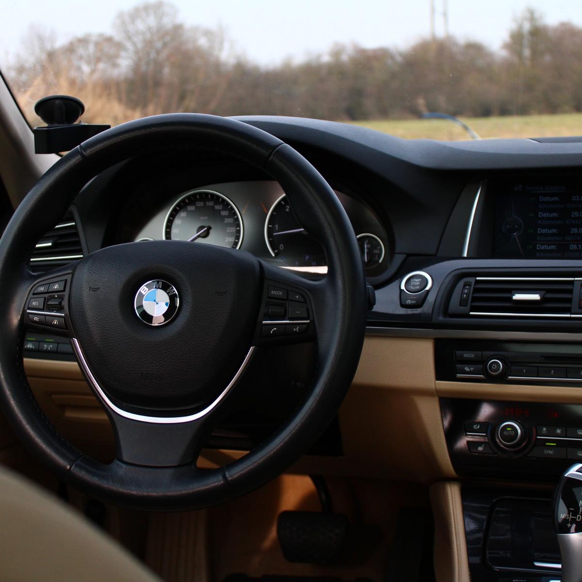BMW 530d xDrive Touring LCI | Panorama | Scheckheft