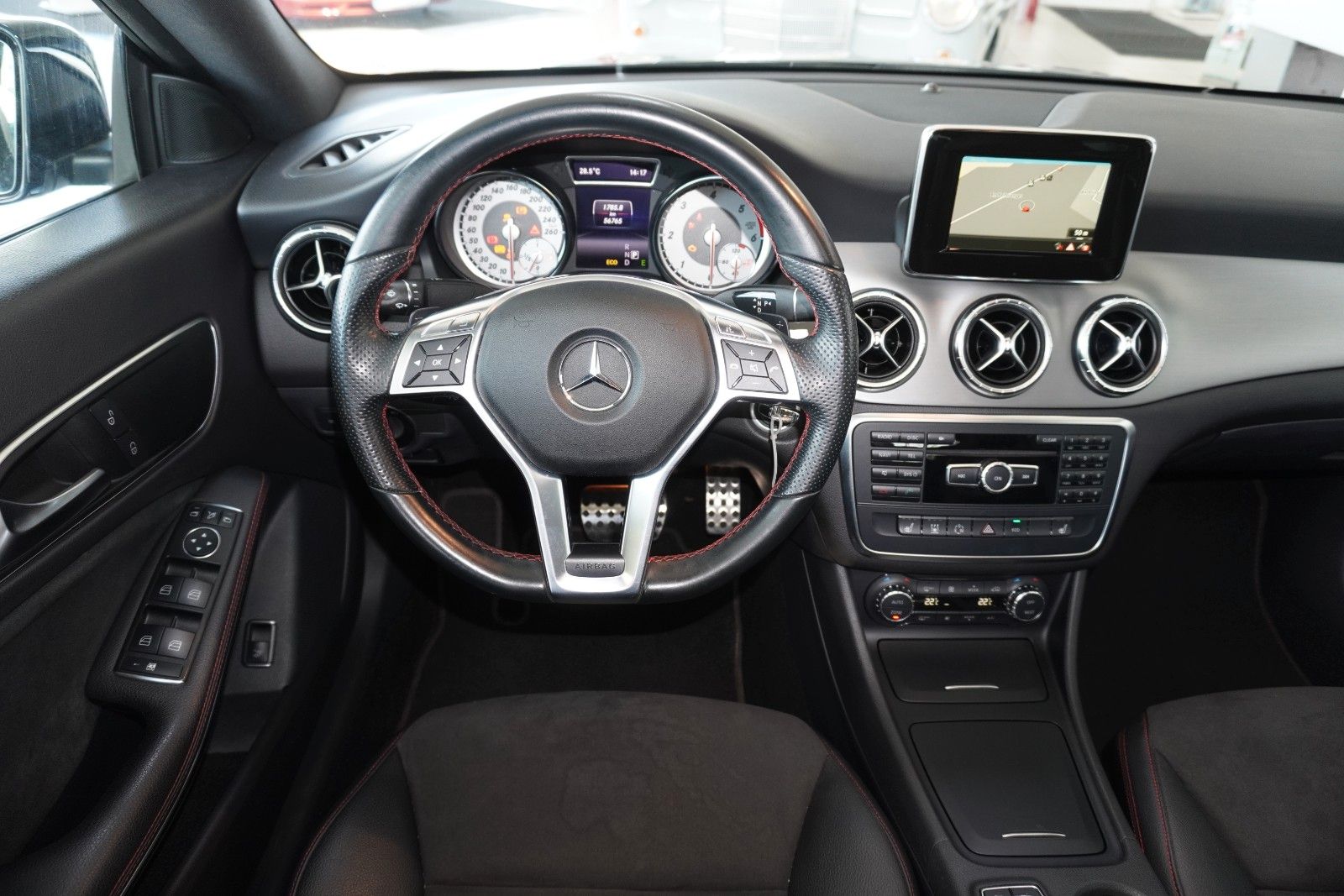 Mercedes-Benz CLA 220 CDI AMG Line  Pano Xenon Standhzg. foto 17