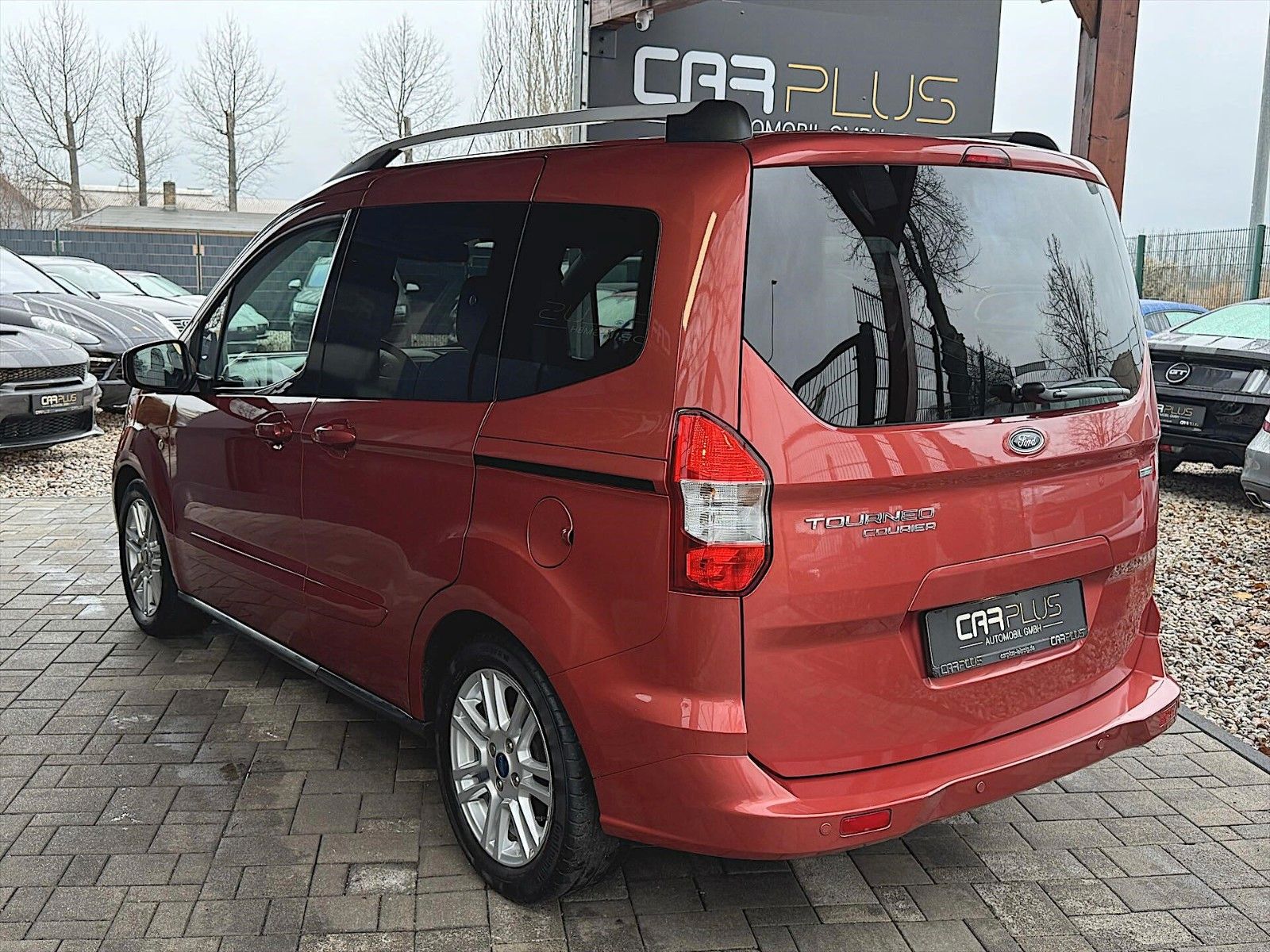 Fahrzeugabbildung Ford Tourneo Courier Titanium *Tempomat*Sitzheizung*