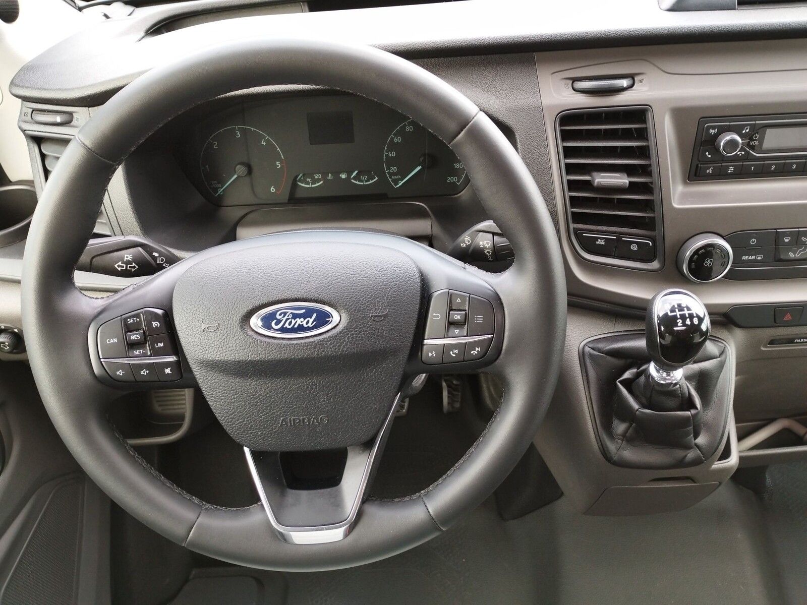 Fahrzeugabbildung Sunlight Cliff 4x4 590 Markise,Radio,RK