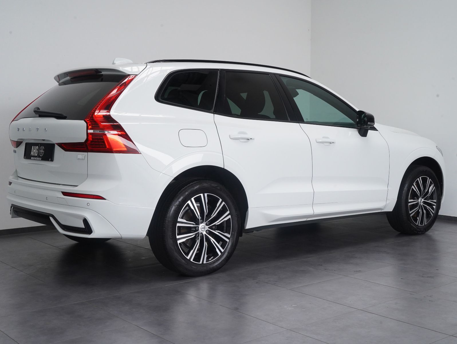 Fahrzeugabbildung Volvo XC60 T6 Recharge R Design FACELIFT/LED/ACC/AHK