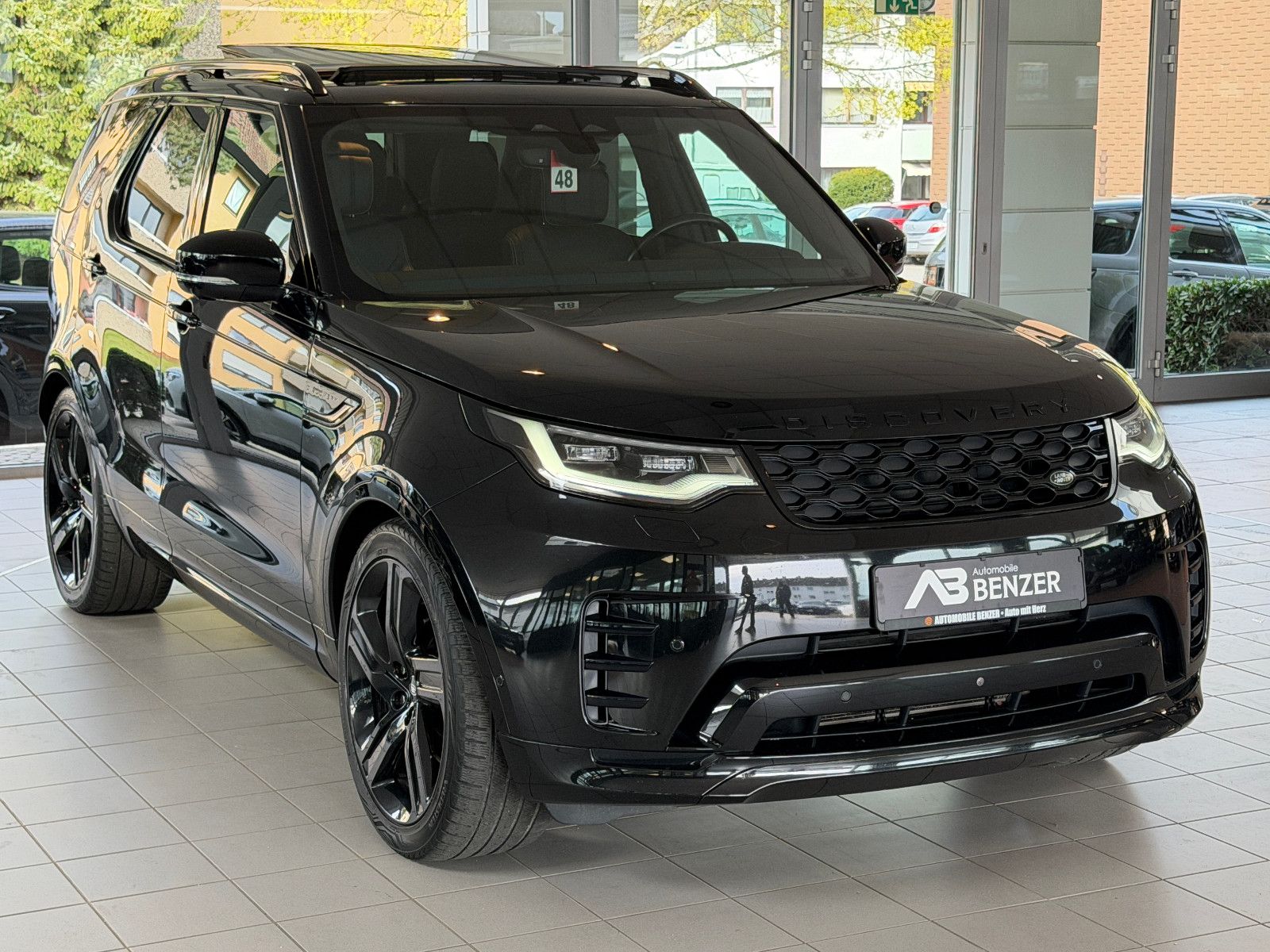 Fahrzeugabbildung Land Rover Discovery 5 R-Dynamic HSE D250 c AWD/PANO/MEMORY