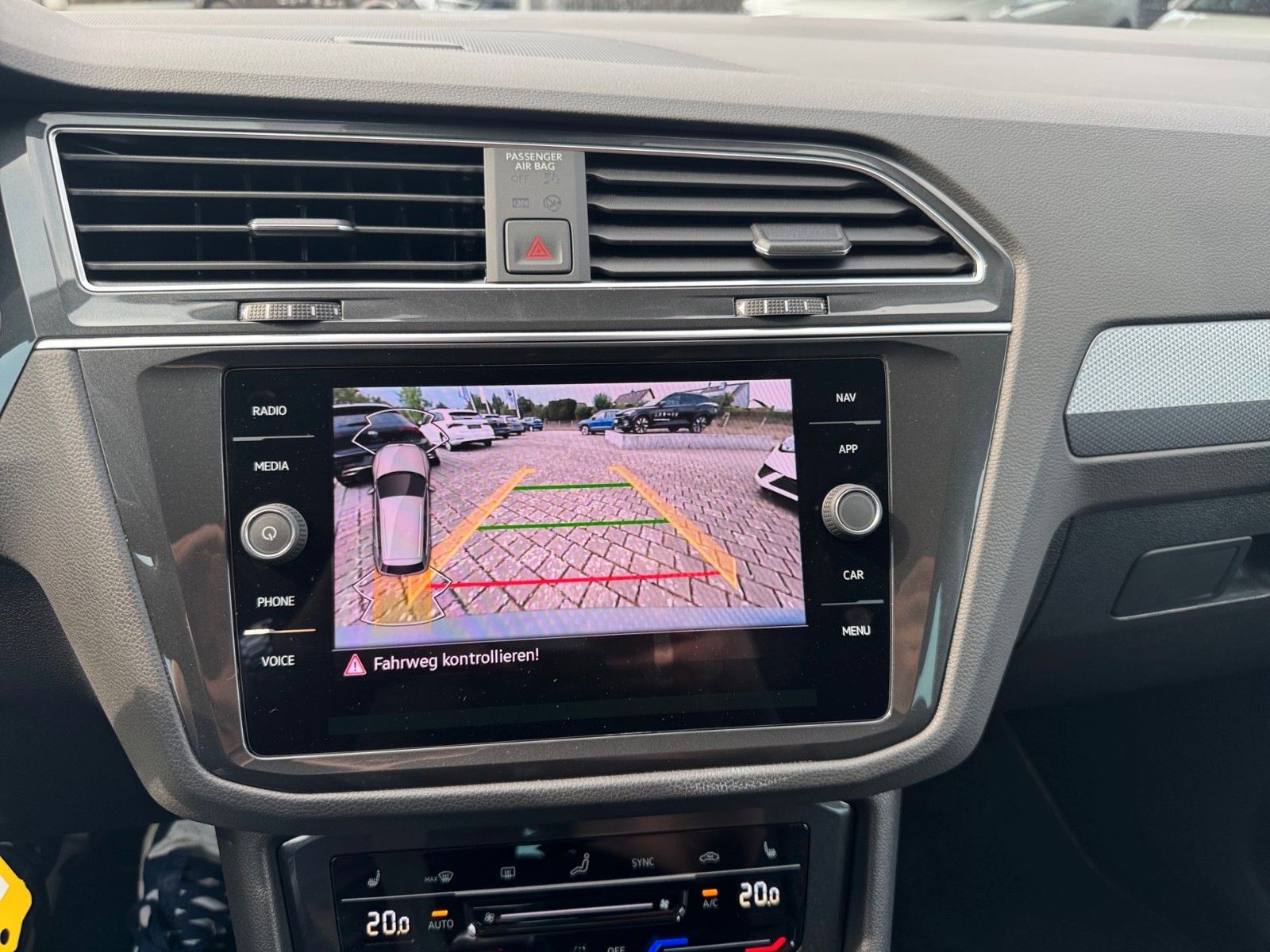 Fahrzeugabbildung Volkswagen Tiguan Life ACTIVE 1.5 TSI
