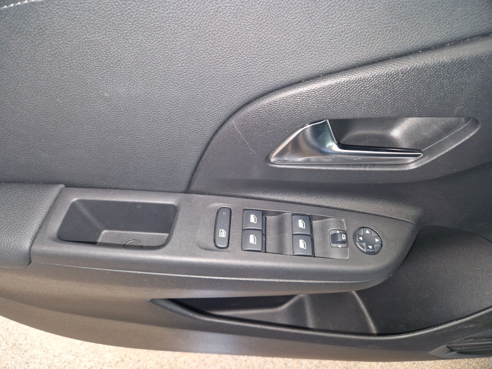 Fahrzeug 12 Fahrzeugabbildung Opel Corsa 1.2 Direct Injection Turbo 74kW Elegance